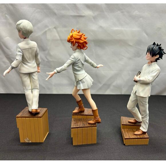 Aniplex The Promised Neverland Norman, Emma, & Ray Stair Figure Set W/ Boxes - Picture 13 of 14
